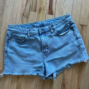 Light denim shorts